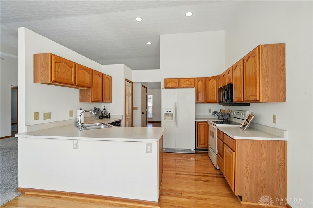 35 Heston Drive, Springboro, Ohio image 10