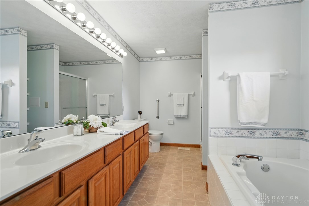 35 Heston Drive, Springboro, Ohio image 24