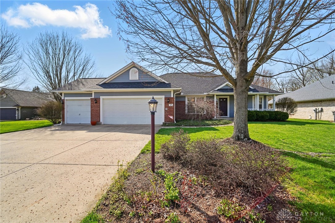 35 Heston Drive, Springboro, Ohio image 1