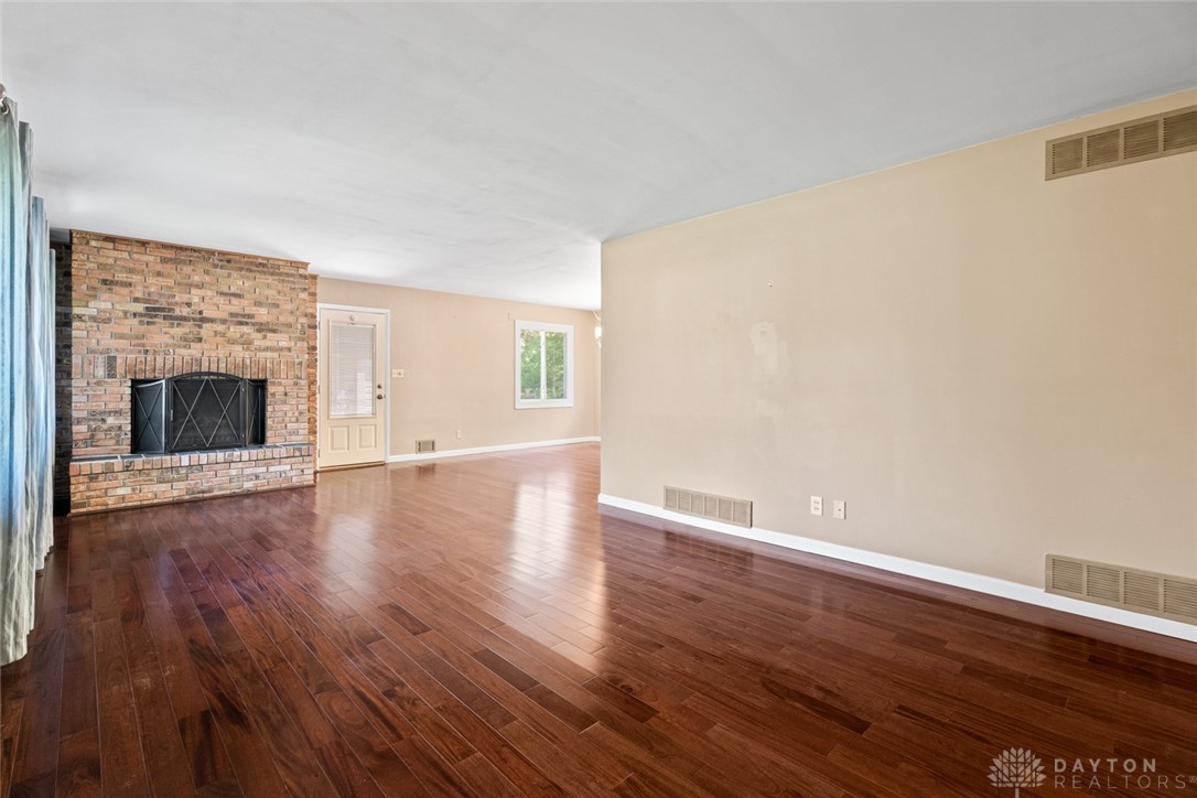 320 Woodview Drive, Springfield, Ohio image 4