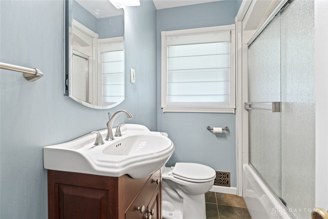 320 Woodview Drive, Springfield, Ohio image 15