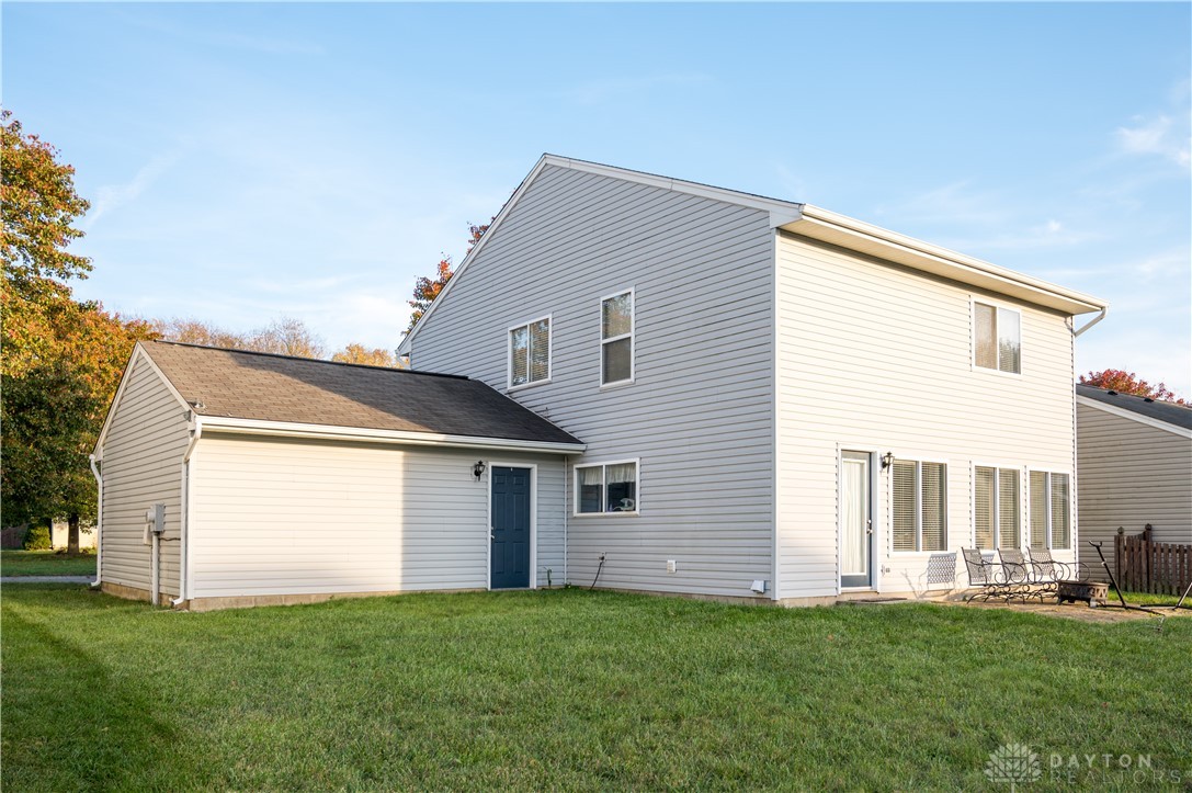 9899 Olde Park Drive, Tipp City, Ohio image 39