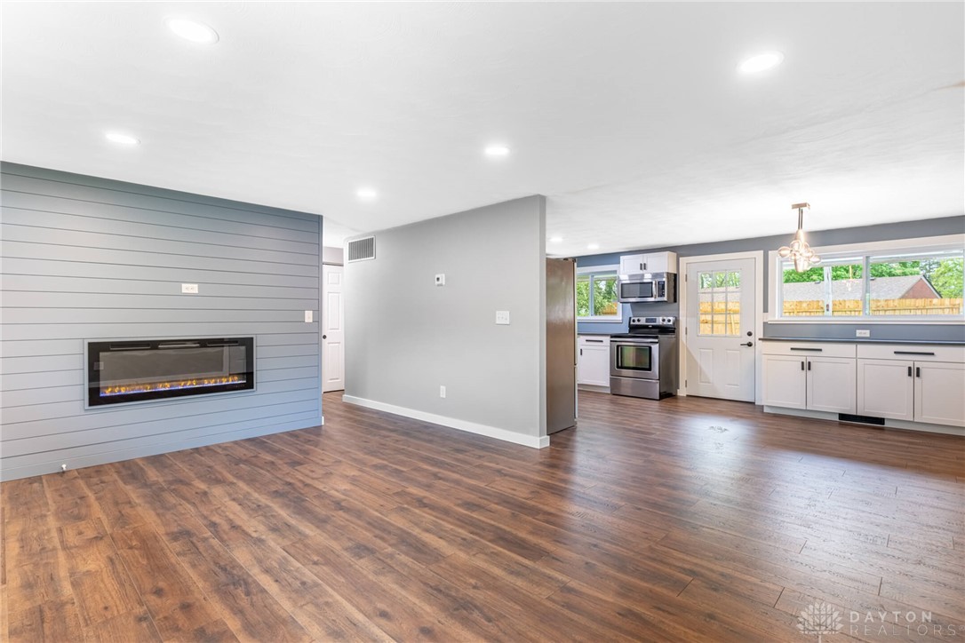 4635 Loxley Drive, Dayton, Ohio image 2