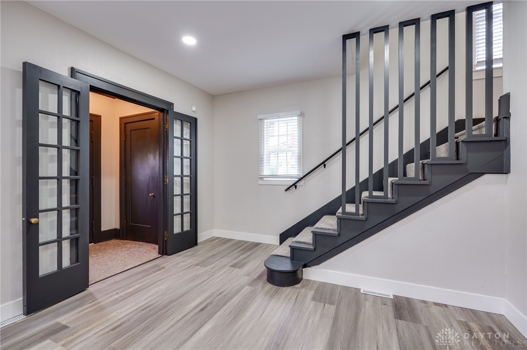 810 Belmonte Park, Dayton, Ohio image 9