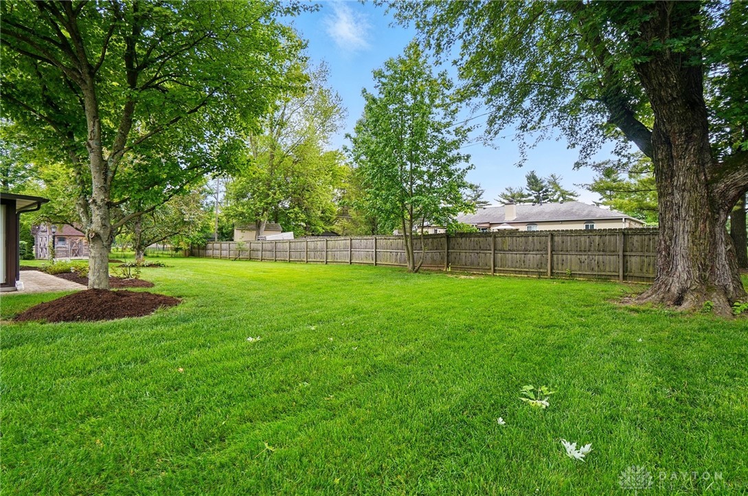 1456 Delynn Drive, Dayton, Ohio image 38