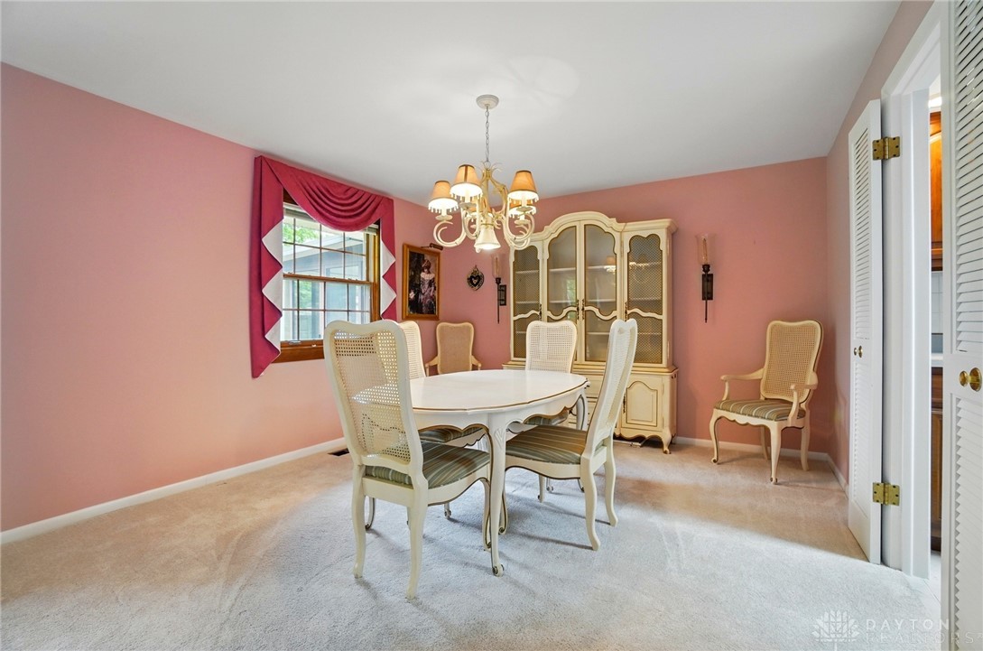 1456 Delynn Drive, Dayton, Ohio image 9