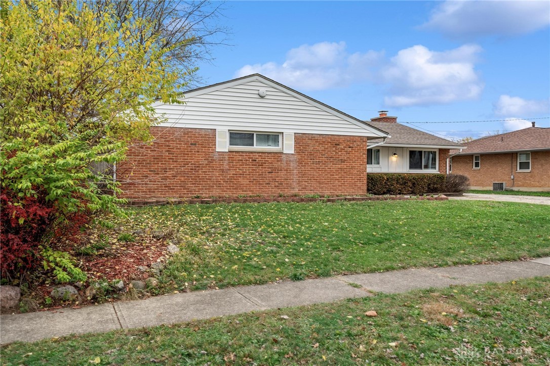 7149 Klyemore Drive, Dayton, Ohio image 2