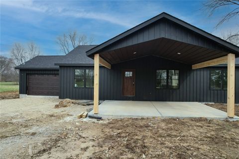 Photo of 742R Odenwald Drive, Fayetteville, OH 45118 (MLS # 954867)