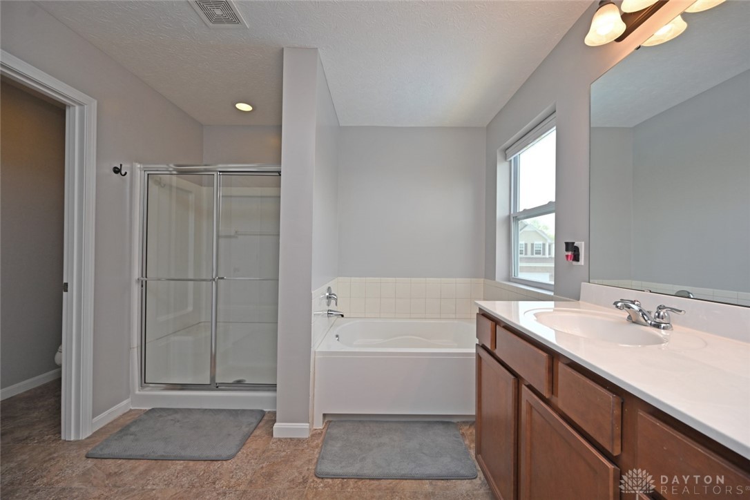 7633 Hargus Drive, Maineville, Ohio image 40