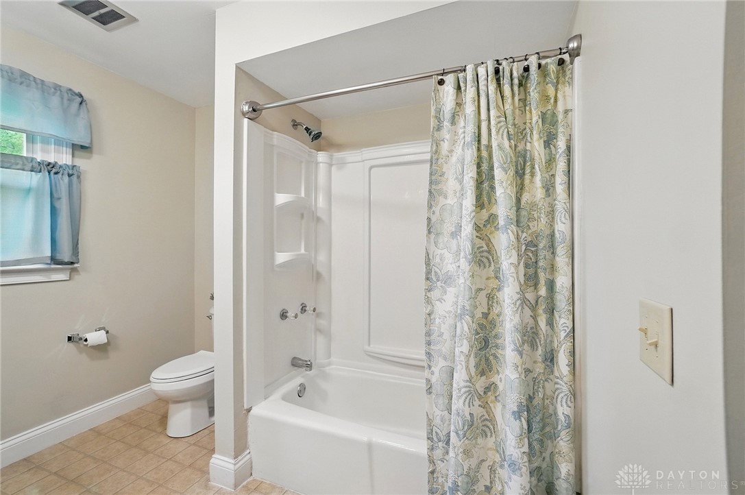 360 N Bird Road, Springfield, Ohio image 23