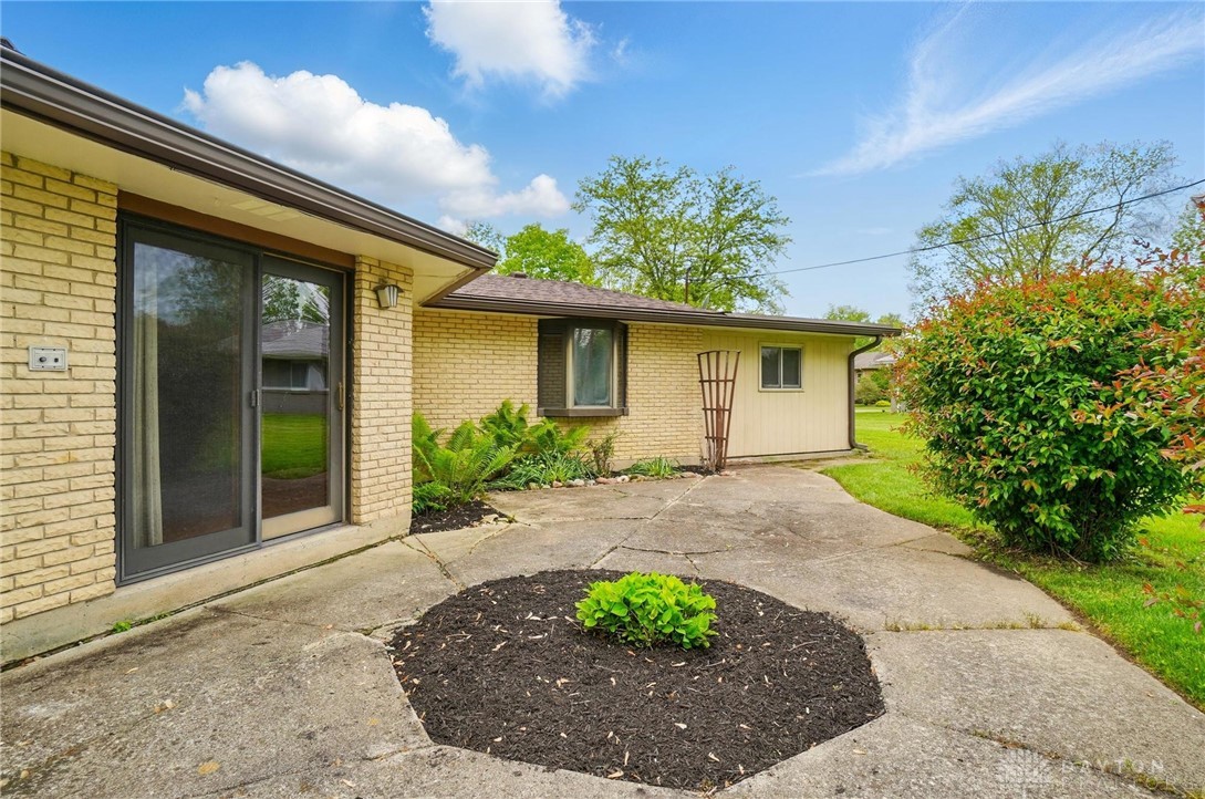 2314 Pine Knott Drive, Beavercreek, Ohio image 8