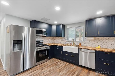 Tiny photo for 5433 Pentland Circle, Huber Heights, OH 45424 (MLS # 945372)