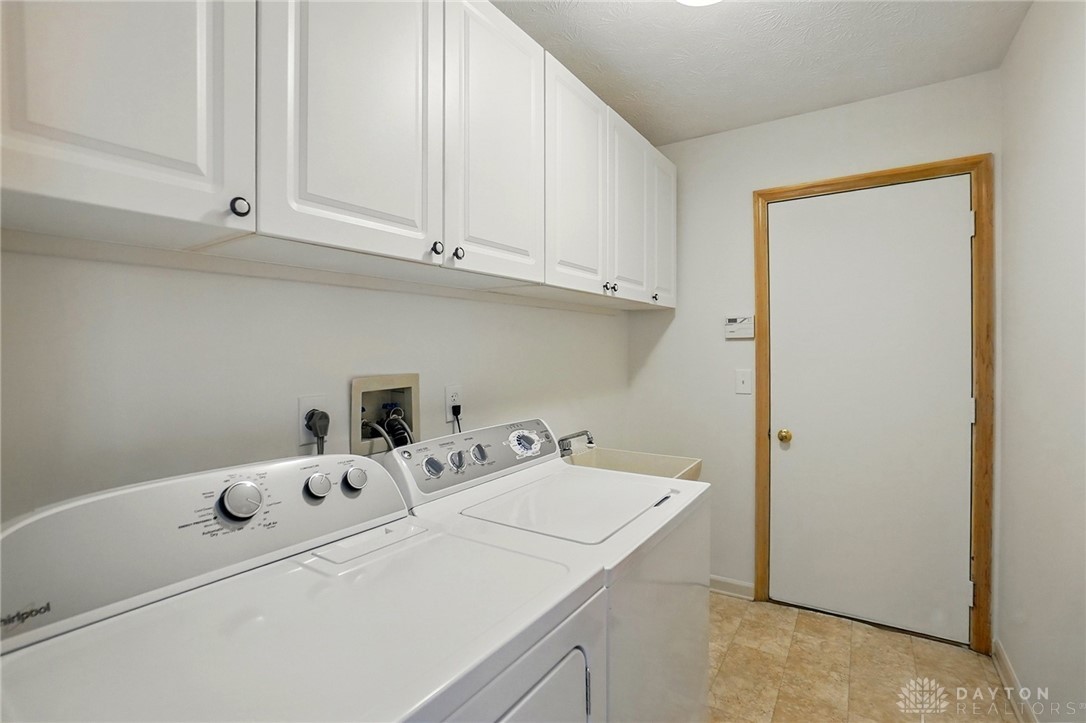 53 Pheasant Run Circle, Springboro, Ohio image 12