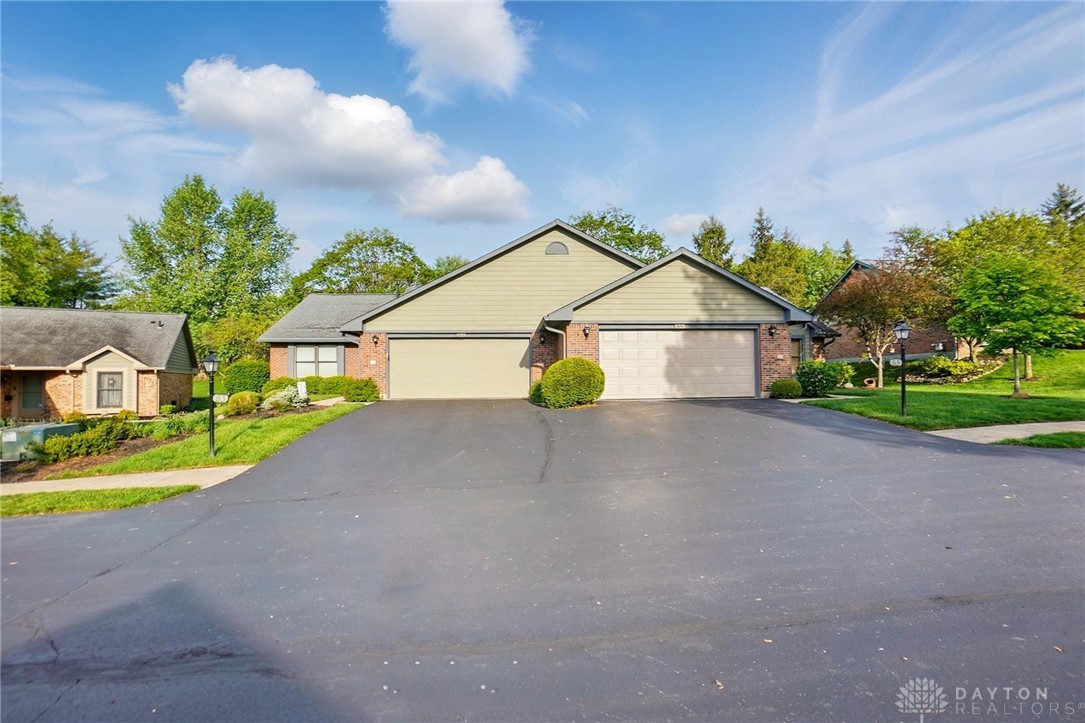 53 Pheasant Run Circle, Springboro, Ohio image 3