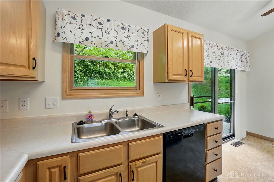 53 Pheasant Run Circle, Springboro, Ohio image 10