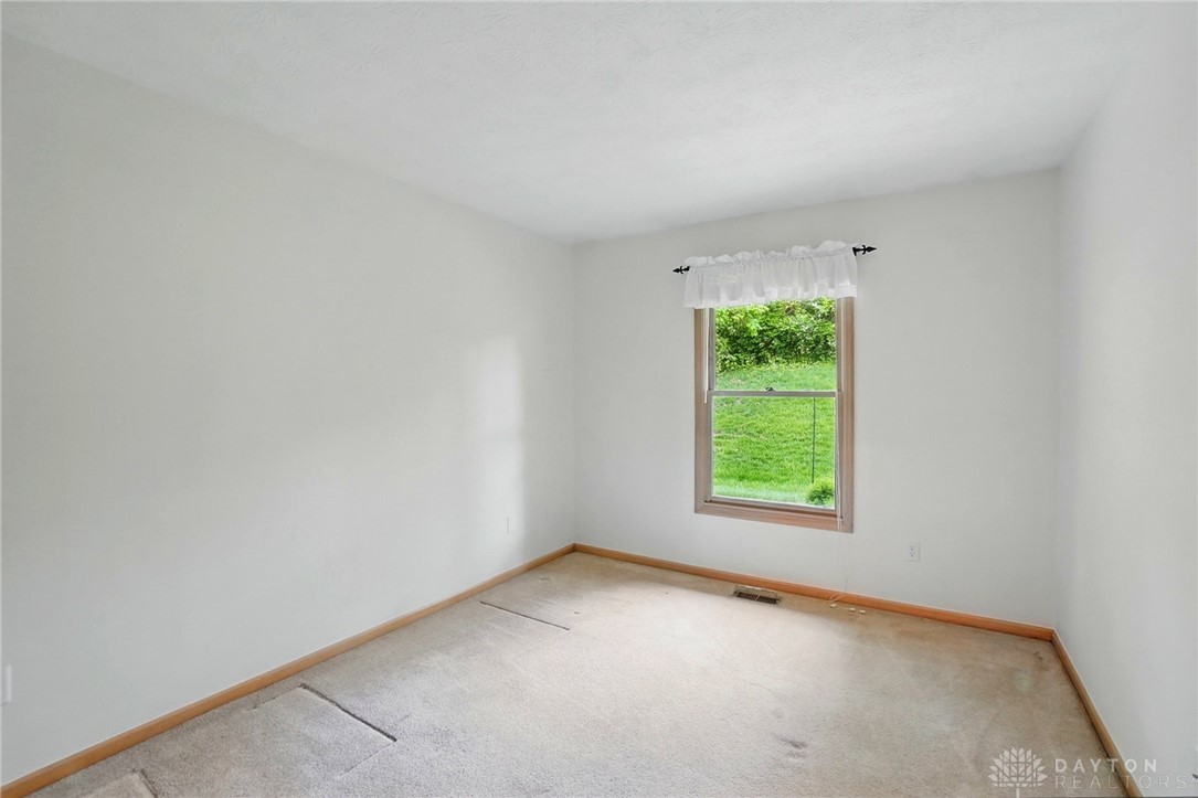 53 Pheasant Run Circle, Springboro, Ohio image 17