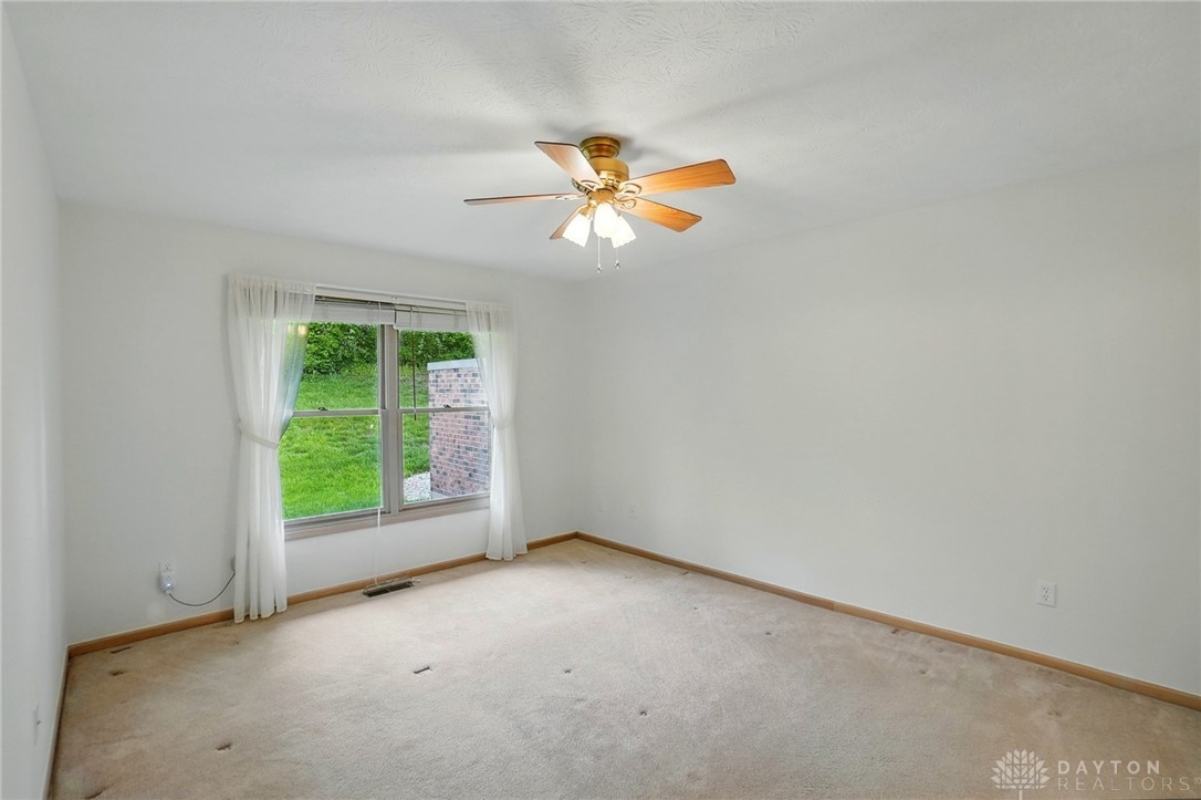 53 Pheasant Run Circle, Springboro, Ohio image 13
