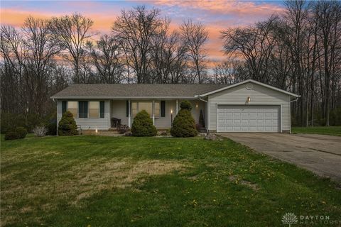 Photo of 203 N Bickett Road, Xenia Twp, OH 45385 (MLS # 955731)