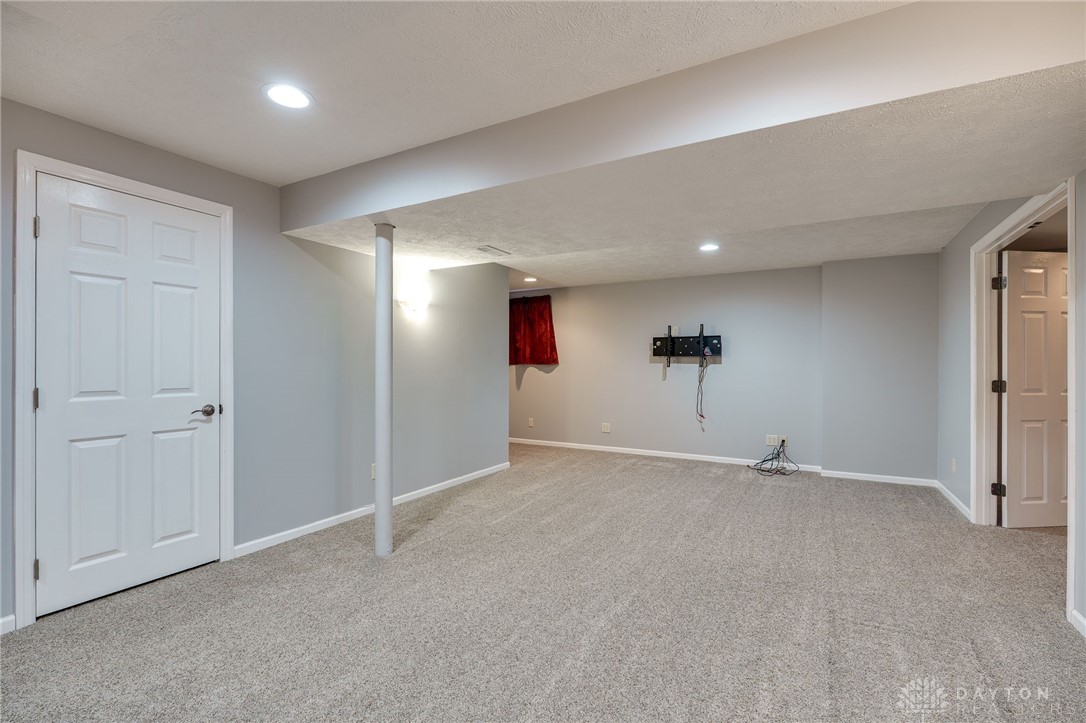 Beavercreek, Ohio 45434, United States, 4 Bedrooms Bedrooms, ,4 BathroomsBathrooms,Residential,Pending,112215