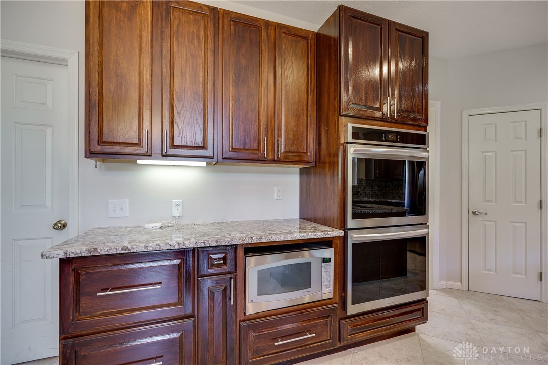 2168 Bassett Court, Beavercreek, Ohio image 23