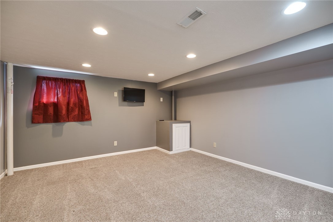 Beavercreek, Ohio 45434, United States, 4 Bedrooms Bedrooms, ,4 BathroomsBathrooms,Residential,Pending,112215