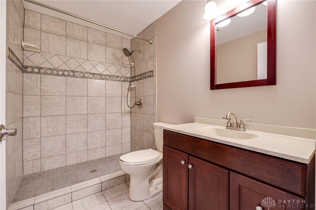 Beavercreek, Ohio 45434, United States, 4 Bedrooms Bedrooms, ,4 BathroomsBathrooms,Residential,Pending,112215