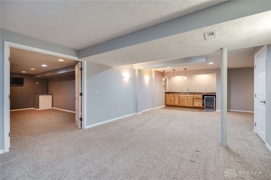 Beavercreek, Ohio 45434, United States, 4 Bedrooms Bedrooms, ,4 BathroomsBathrooms,Residential,Pending,112215