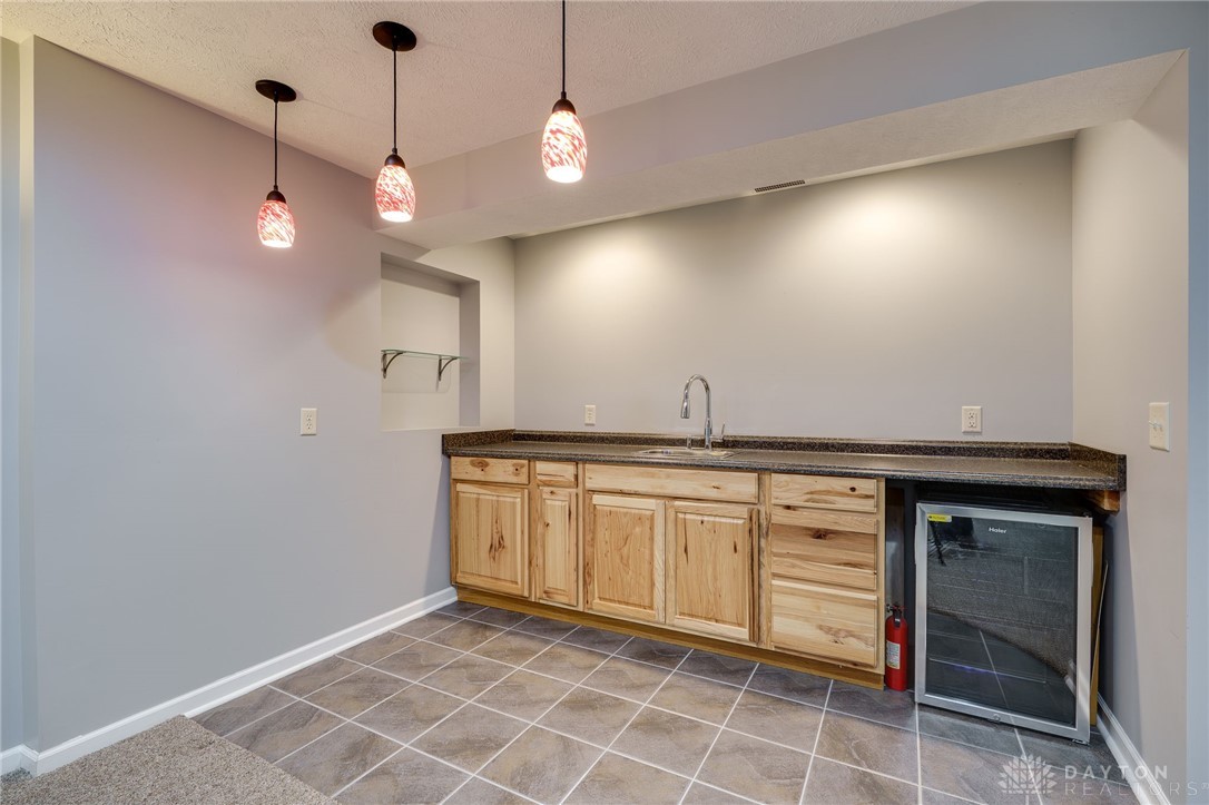 Beavercreek, Ohio 45434, United States, 4 Bedrooms Bedrooms, ,4 BathroomsBathrooms,Residential,Pending,112215