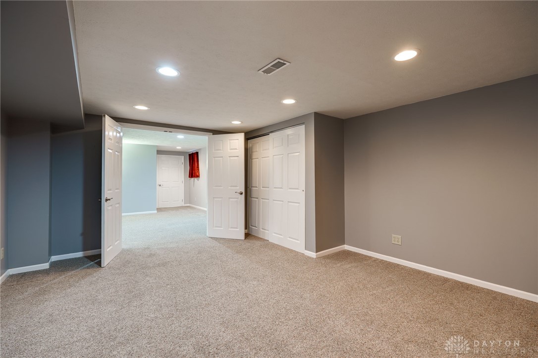 Beavercreek, Ohio 45434, United States, 4 Bedrooms Bedrooms, ,4 BathroomsBathrooms,Residential,Pending,112215