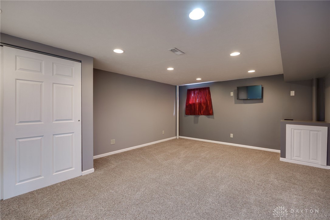 Beavercreek, Ohio 45434, United States, 4 Bedrooms Bedrooms, ,4 BathroomsBathrooms,Residential,Pending,112215