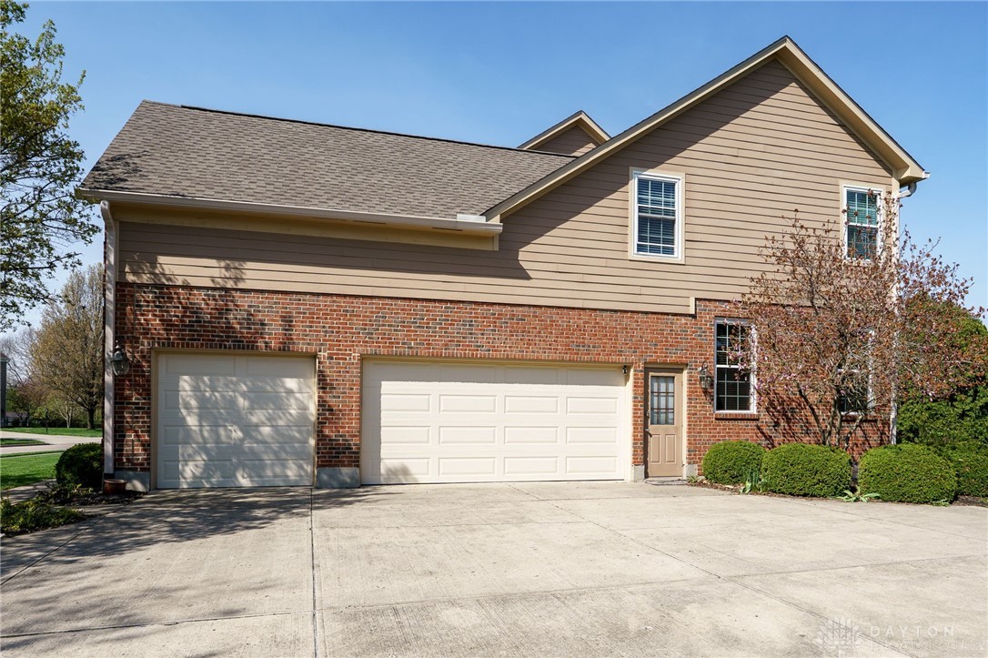 Beavercreek, Ohio 45434, United States, 4 Bedrooms Bedrooms, ,4 BathroomsBathrooms,Residential,Pending,112215