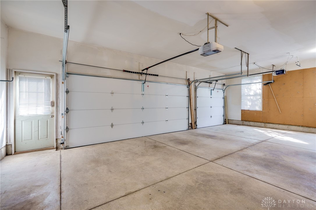 Beavercreek, Ohio 45434, United States, 4 Bedrooms Bedrooms, ,4 BathroomsBathrooms,Residential,Pending,112215