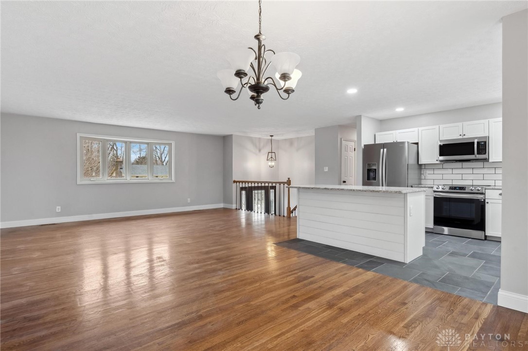 803 Victoria Drive, Franklin, Ohio image 12