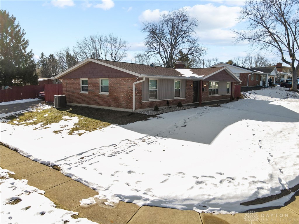 1344 Horizon Drive, Fairborn, Ohio image 4