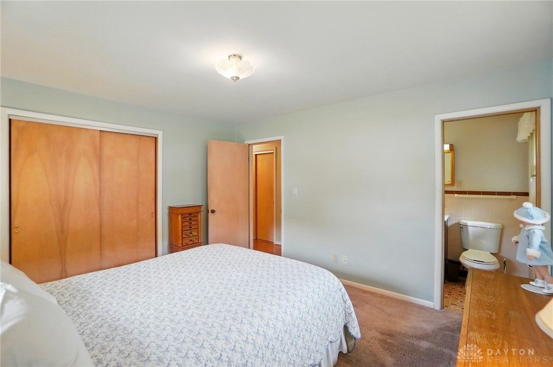 5469 Schiering Drive, Fairfield, Ohio image 17