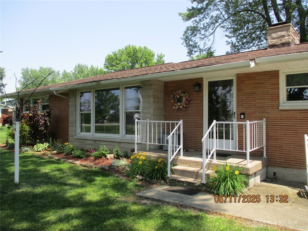 6915 Troy Sidney Road, Piqua, Ohio image 1