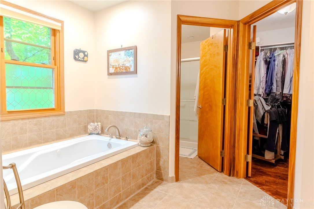 849 Wind Bluff Pt, Springboro, Ohio image 28