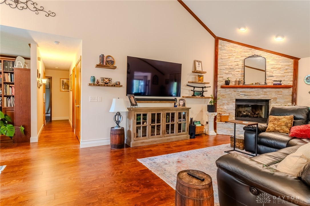 849 Wind Bluff Pt, Springboro, Ohio image 20