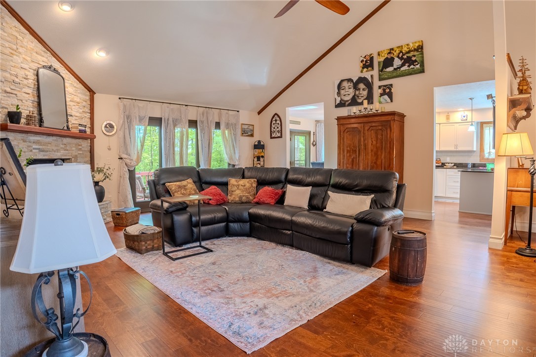 849 Wind Bluff Pt, Springboro, Ohio image 7