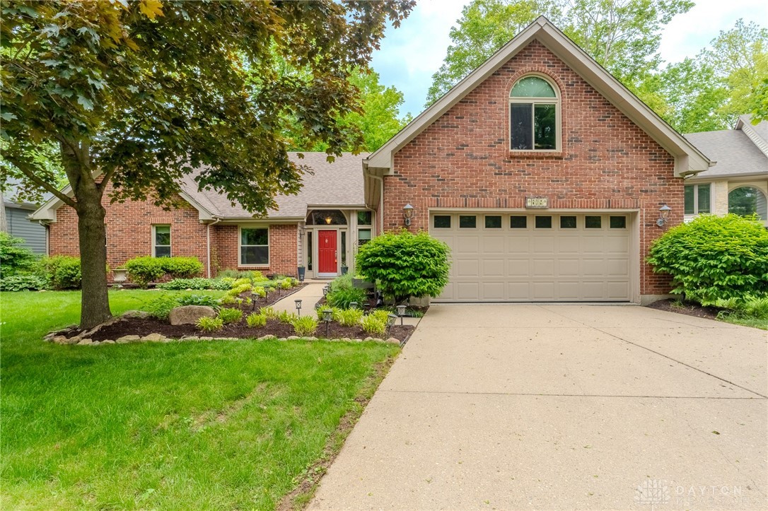 849 Wind Bluff Pt, Springboro, Ohio image 1
