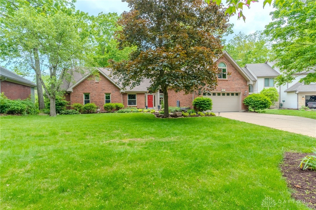 849 Wind Bluff Pt, Springboro, Ohio image 2