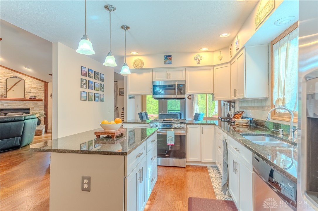 849 Wind Bluff Pt, Springboro, Ohio image 11