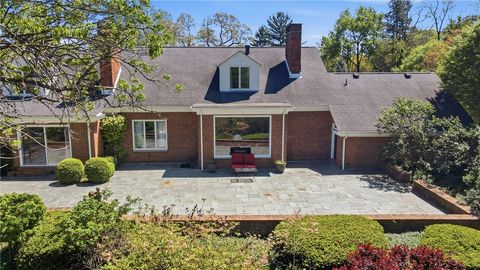 Photo of 446 Lookout Ridge, Oakwood, OH 45419 (MLS # 957134)