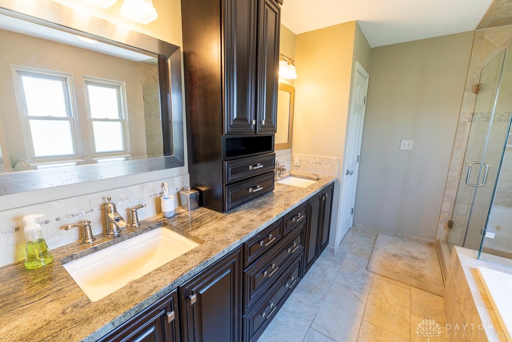 10621 Summer Park Way, Dayton, Ohio image 44