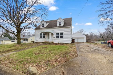 Photo of 200 Lylburn Road, Middletown, OH 45044 (MLS # 951008)