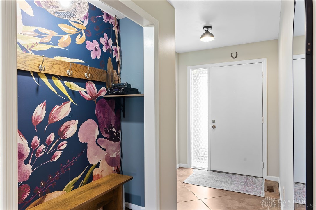 1340 Penbrooke Trail, Dayton, Ohio image 6