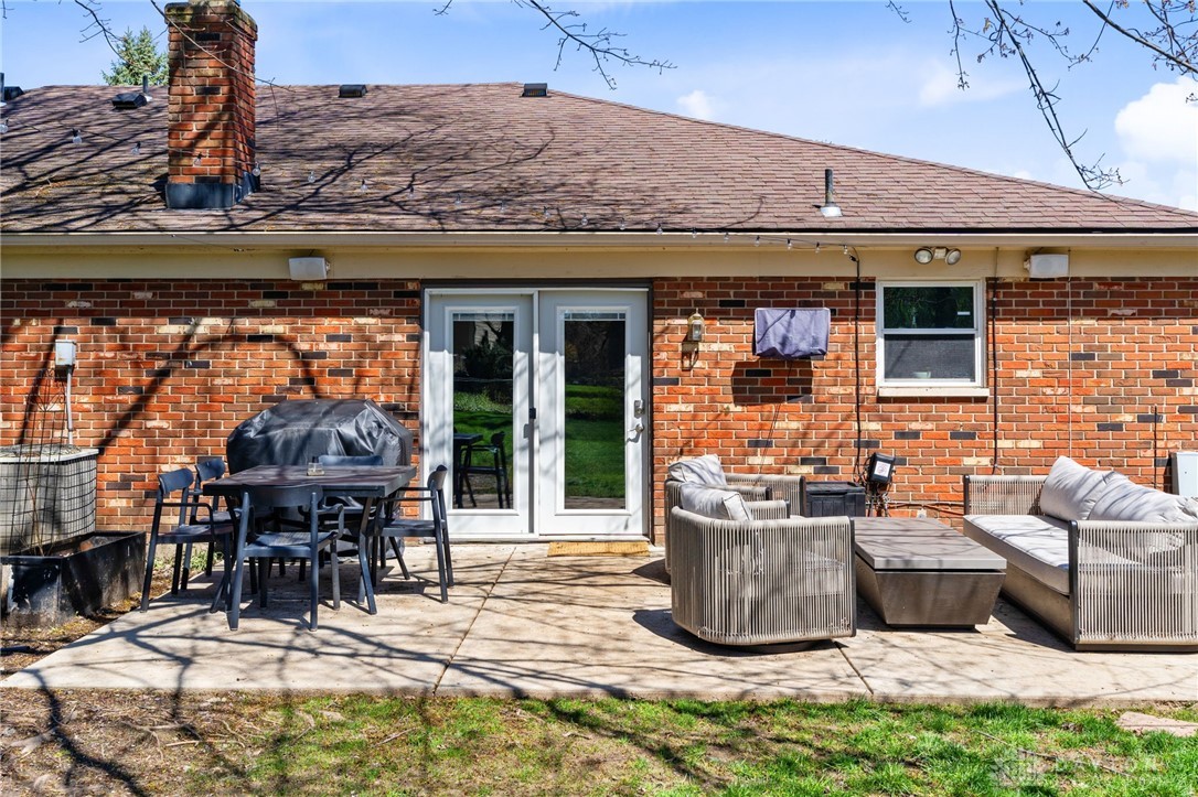 1340 Penbrooke Trail, Dayton, Ohio image 37