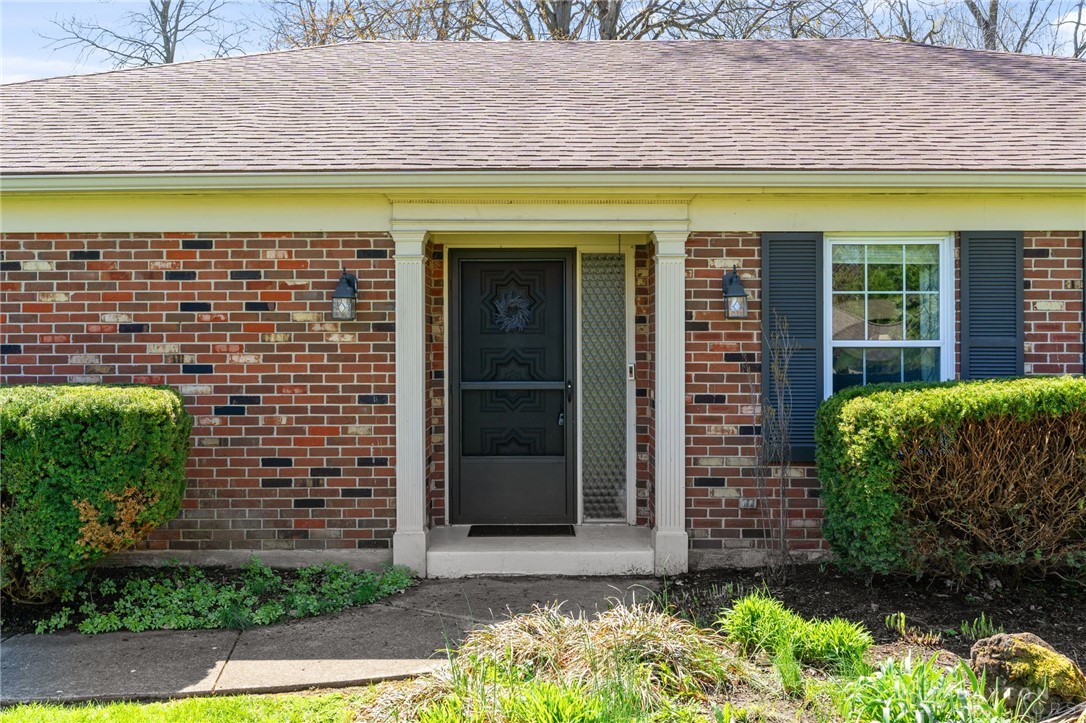 1340 Penbrooke Trail, Dayton, Ohio image 2