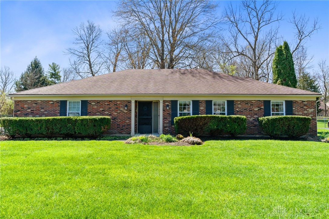 1340 Penbrooke Trail, Dayton, Ohio image 1