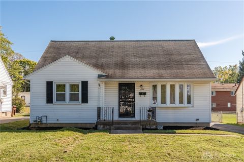 Photo of 2212 Chamberlin Avenue, Dayton, OH 45406 (MLS # 945058)